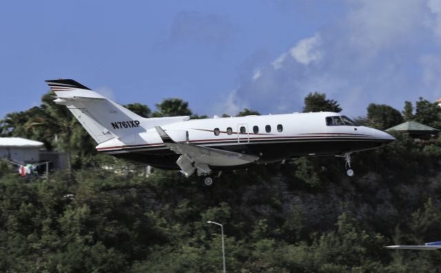 Hawker 800 (N671XP)