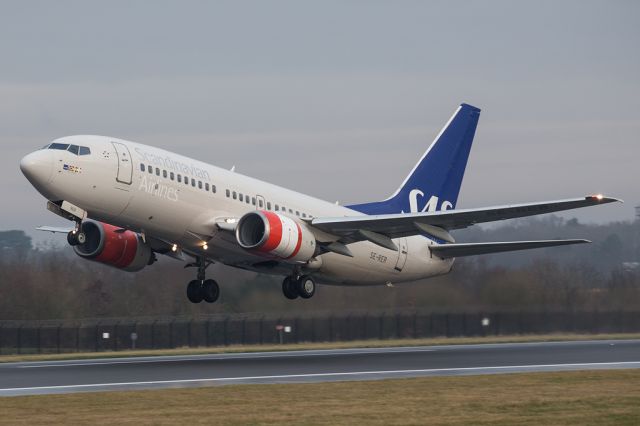 Boeing 737-700 (SE-RER) - SAS2548 departing to Stockholm