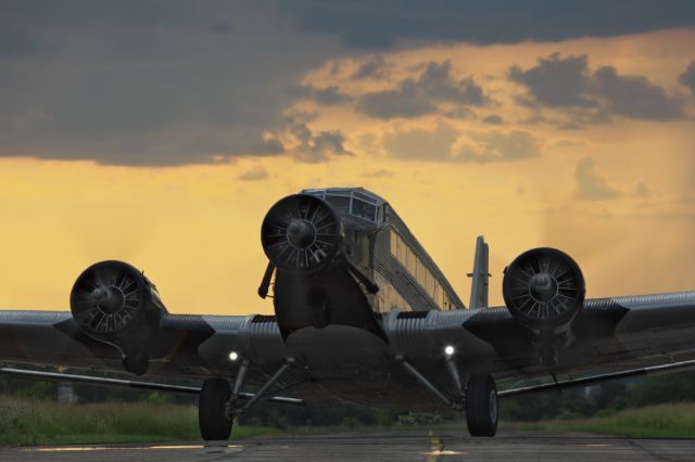 JUNKERS Ju-52/3m (D-CDLH) - a rel=nofollow href=http://www.svenvt.de/galerie/general-aviation/d-cdlh-d-aqui/http://www.svenvt.de/galerie/general-aviation/d-cdlh-d-aqui//a