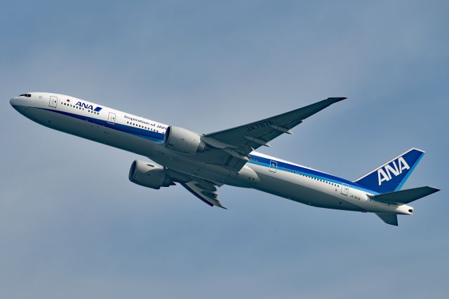 BOEING 777-300ER (JA787A)