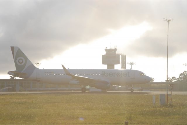 Airbus A320 (EC-LZD) - EC-LZD getting speed to takeoff from LEVX destination GCXO. 24-07-2021