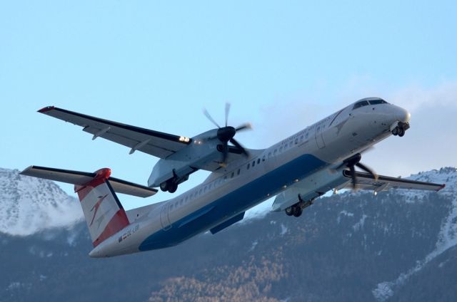 de Havilland Dash 8-400 (OE-LGB)