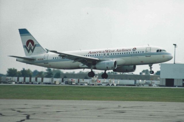 Airbus A320 (N628AW) - Landing R-31