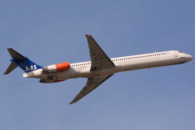 McDonnell Douglas MD-82 (LN-RLE)