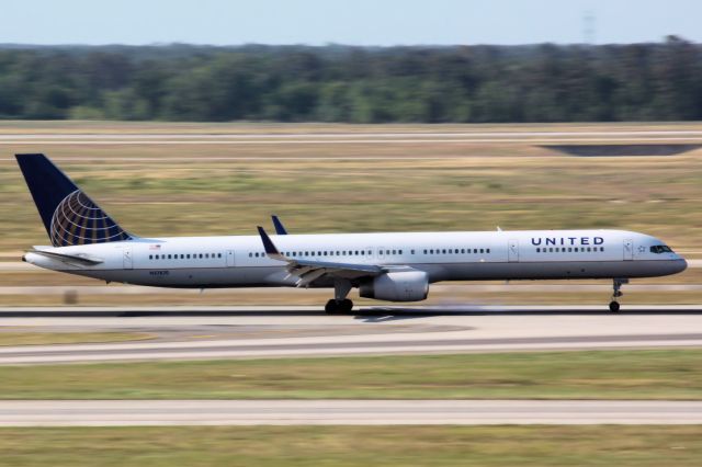 BOEING 757-300 (N57870) - Taken On 05-31-2011