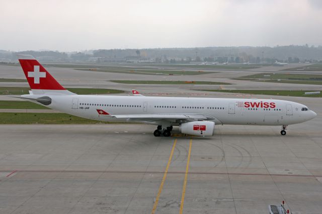 Airbus A330-300 (HB-JHF)