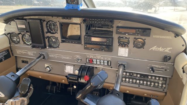 Piper Cherokee (N553TP)