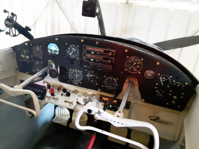 Cessna Skyhawk (N6423B) - New Panel in 2021