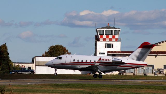 Canadair Challenger (N696KT) - About to touch down is a 1999 Bombardier Challenger 604 in the Autumn of 2021.