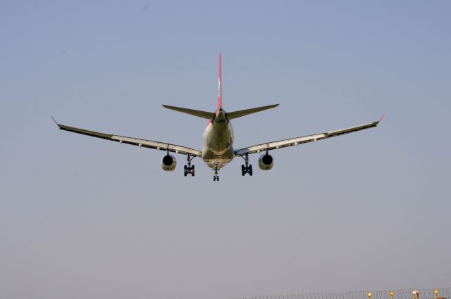 Airbus A330-300 (B-6518)