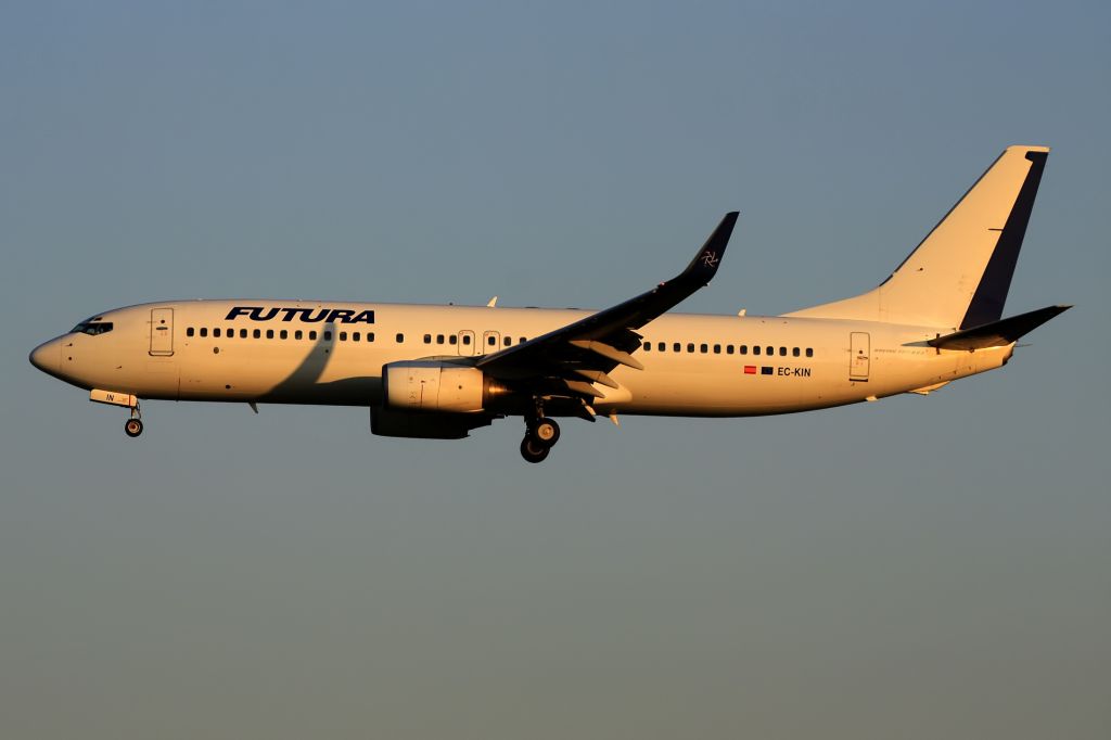 Boeing 737-800 (EC-KIN)