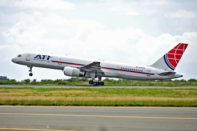 Boeing 757-200 (N752CX)