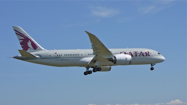 Boeing 787-8 (A7-BCB) - BOE461(LN:58) on final approach to runway 16R during a flight test on 8/1/12.