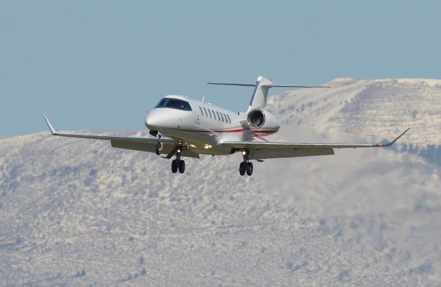 Bombardier Learjet 75 (F-HINC)