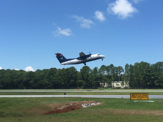 de Havilland Dash 8-400 (N936HA) - Takeoff to  Charlotte North Carolina 