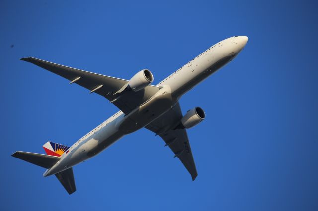BOEING 777-300ER (RP-C7777)