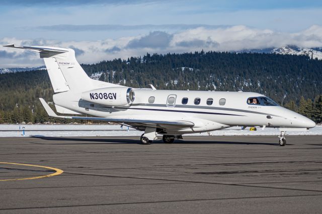 Embraer Phenom 300 (N308GV)