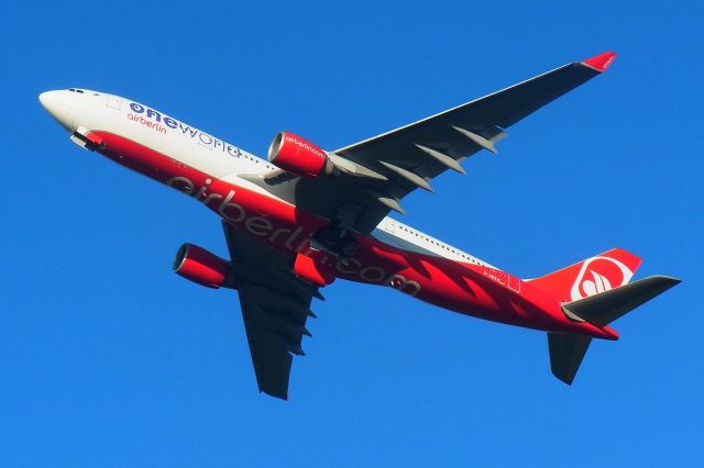 Airbus A330-200 (D-ABXA)