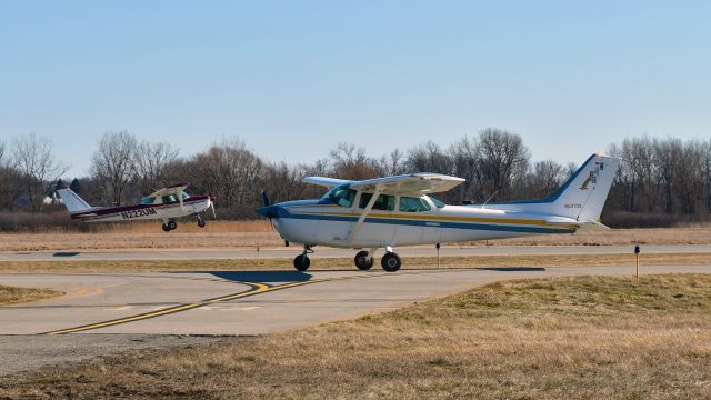 Cessna Skyhawk (N53703) - Cessna 172P Skyhawk N53703 in Ann Arbor 