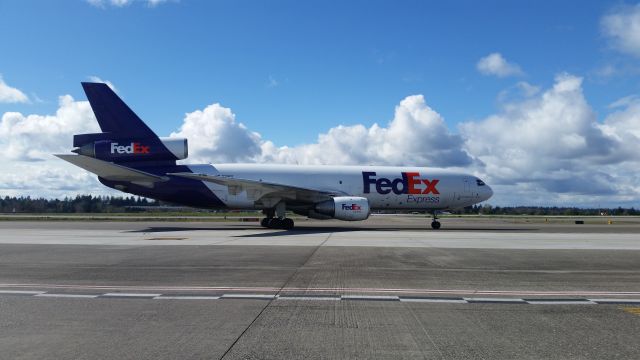 McDonnell Douglas DC-10 (N316FE) - TAXI BACK AFTER SURVEY