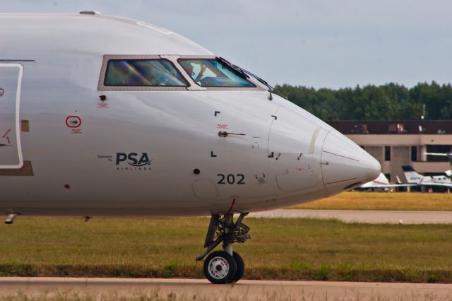 Canadair Regional Jet CRJ-200 (N202PS)