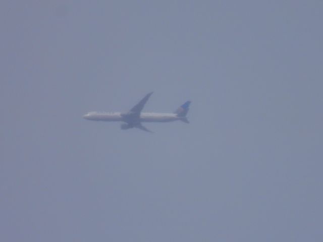 BOEING 767-400 (N66051) - UAL363br /EWR-HNLbr /01/04/22