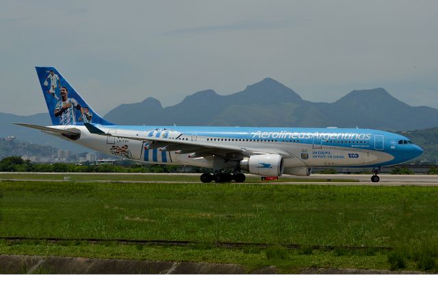 Airbus A330-300 (LV-FVH)