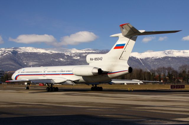 Tupolev Tu-154 (RA-85042)