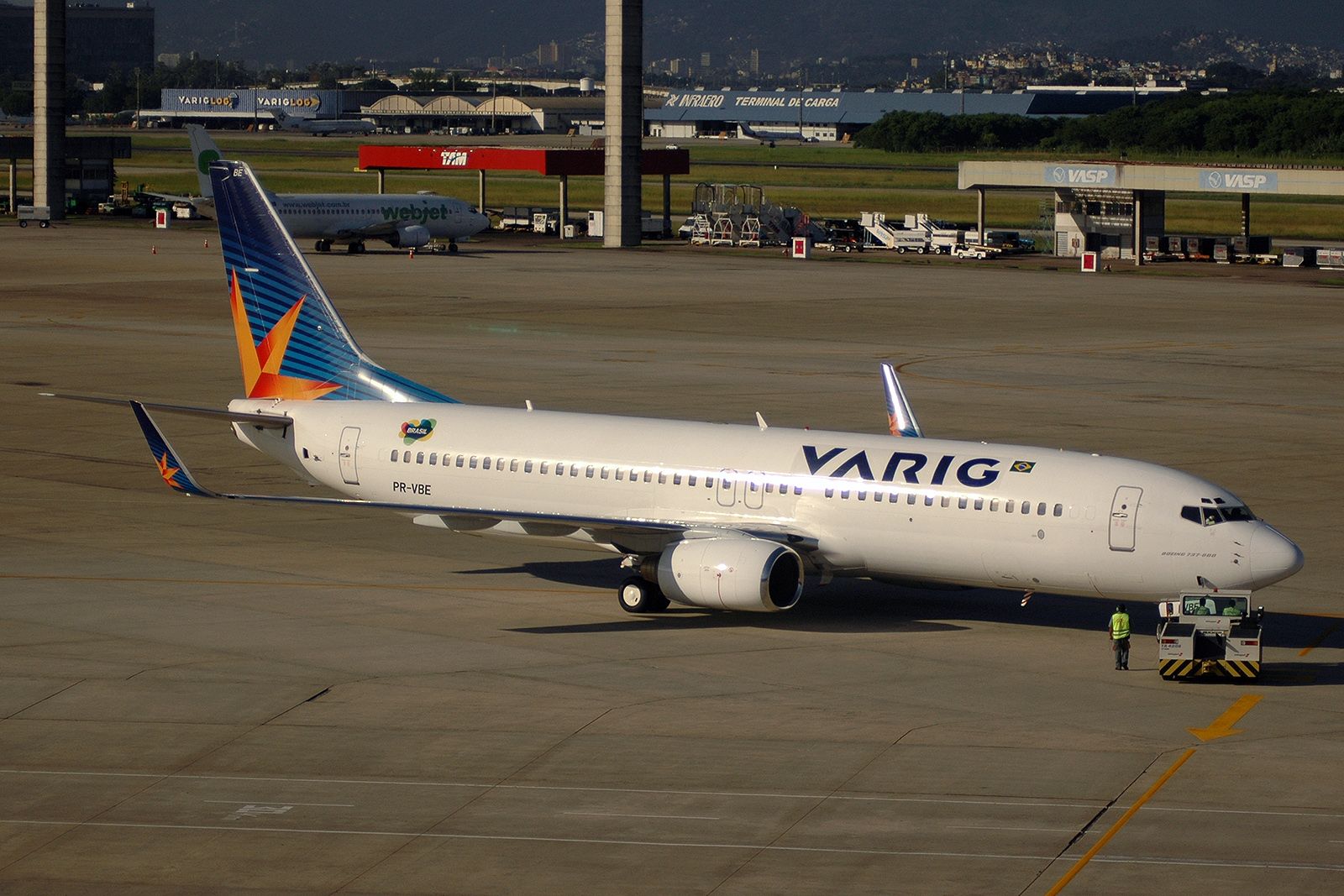 Boeing 737-700 (PR-VBE) - varig