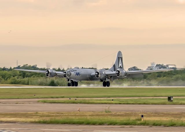 Boeing B-29 Superfortress (N529B)