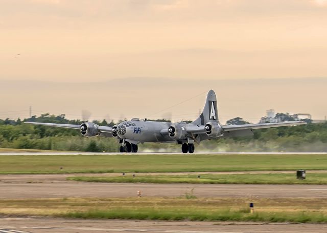 Boeing B-29 Superfortress (N529B)