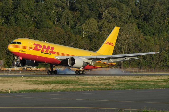 BOEING 767-200 (N652GT) - Giant arriving on its nightly flight from Vancouver, and will depart for CVG later tonight. 