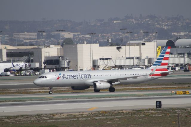 Airbus A321 (N123NN)
