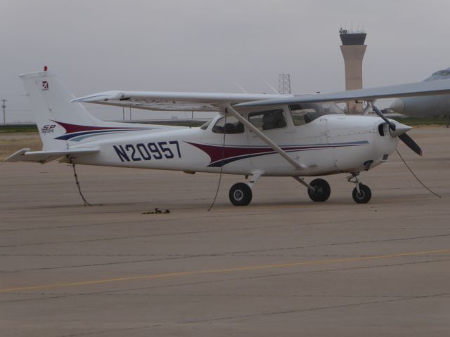 Cessna Skyhawk (N20957)