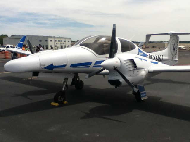 Diamond Twin Star (N52AU) - Manassas Air Show - 2012