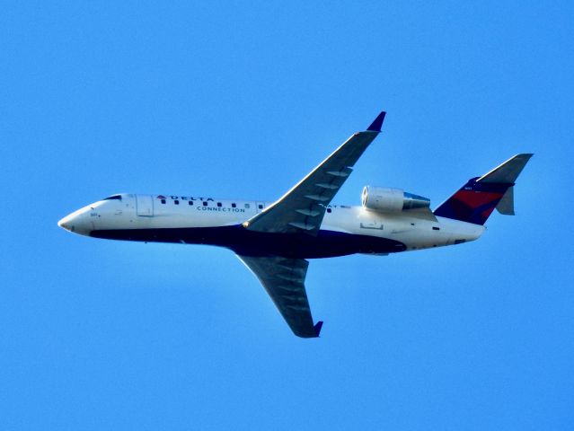 Canadair Regional Jet CRJ-200 (N801AY) - EDV5393 CHO-LGA