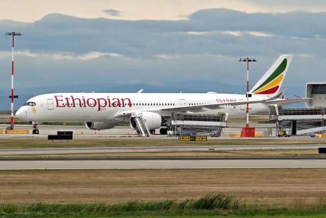 Airbus A350-900 (ET-AYM)