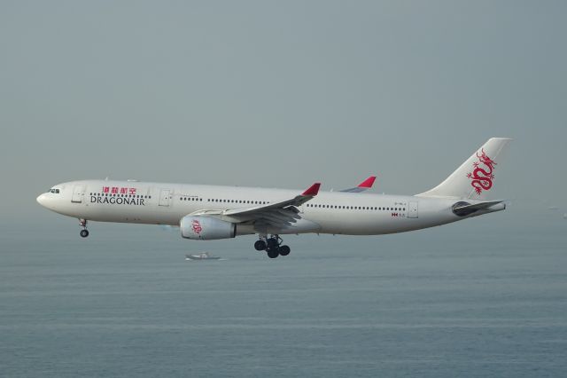 Airbus A330-300 (B-HLJ)