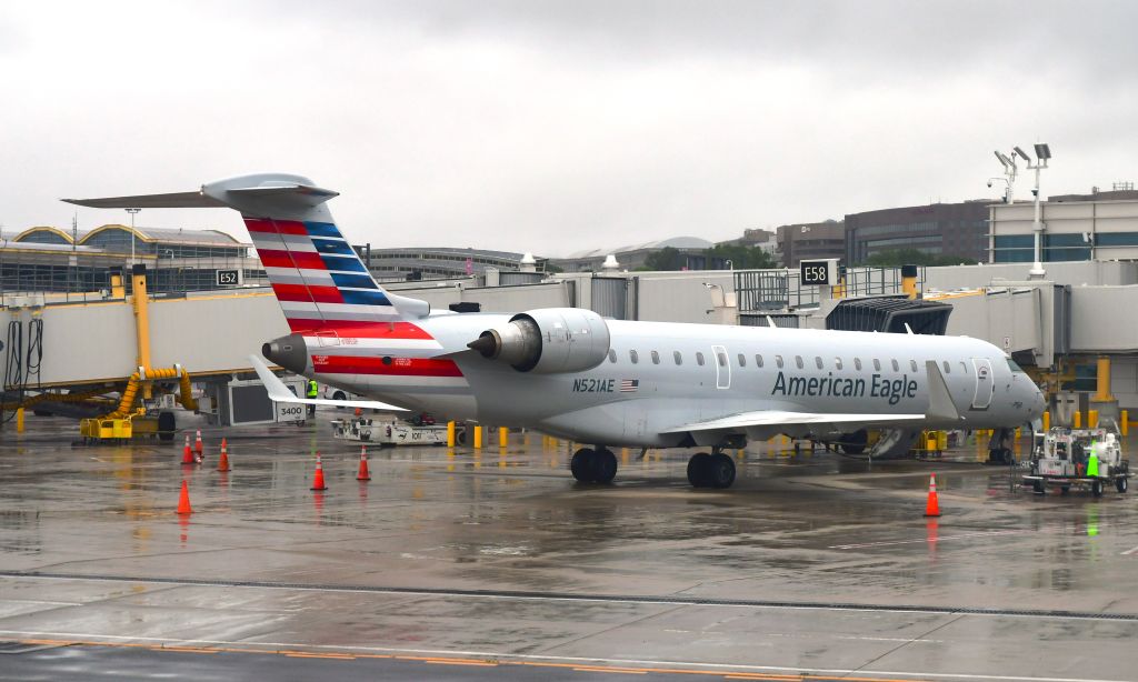 Canadair Regional Jet CRJ-700 (N521AE) - American Eagle Bombardier CRJ-701ER N521AE in Washington Reagan