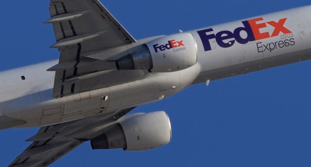 Boeing 757-200 (N791FD) - phoenix sky harbor international airport 24SEP20