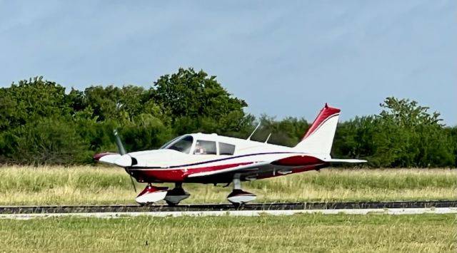 Piper Cherokee (N4858L)