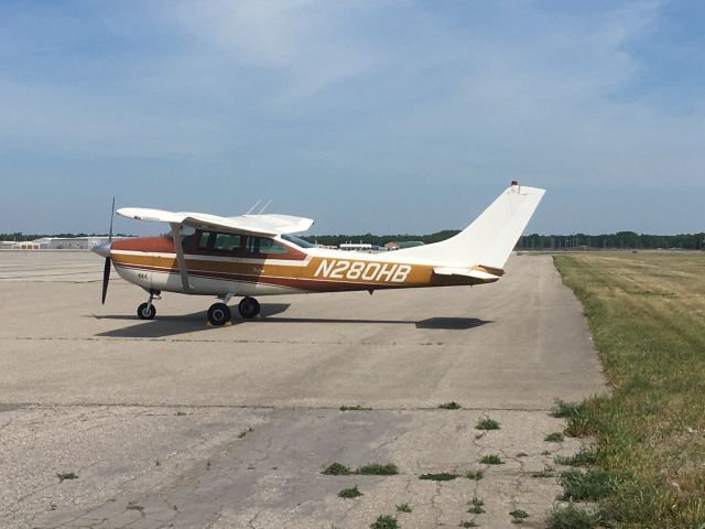 Cessna Skylane (N280HB)