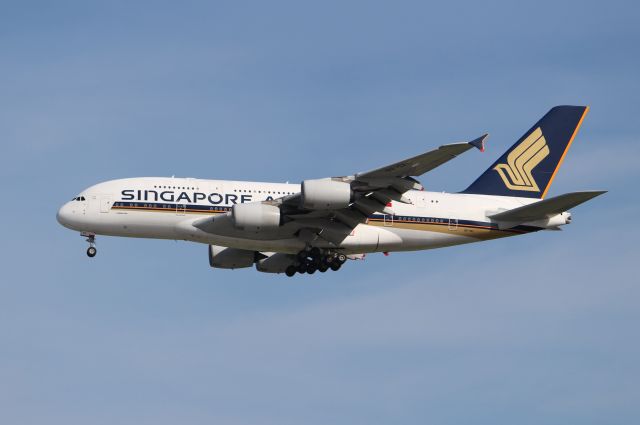 Airbus A380-800 (9V-SKL)