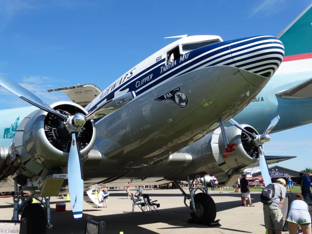 NC33611 — - Douglas DC-3A-228F Dakota (C/N 04102)