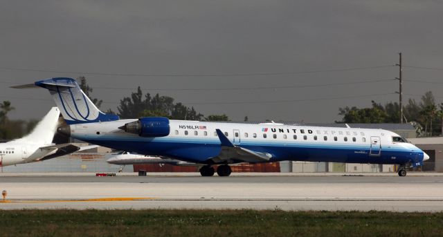 Canadair Regional Jet CRJ-700 (N516LR)