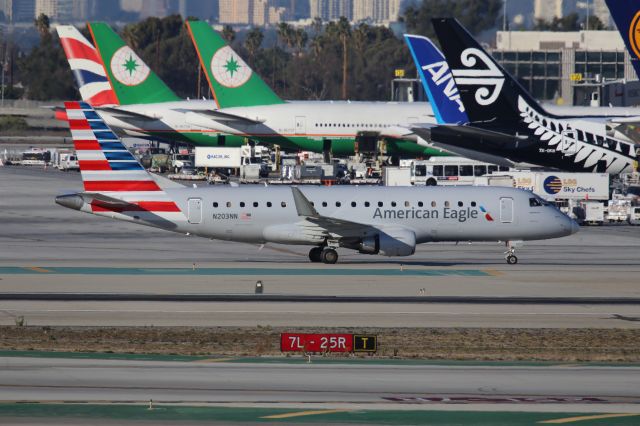 Embraer 170/175 (N203NN)