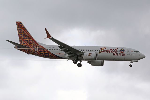 Boeing 737 MAX 8 (9M-LRH)