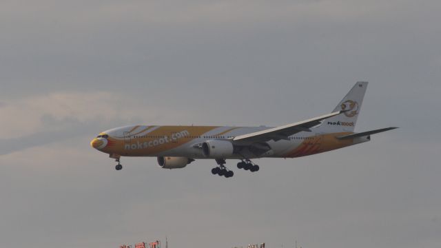 Boeing 777-200 (HS-XBB)