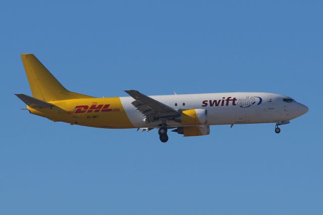BOEING 737-400 (EC-MEY)