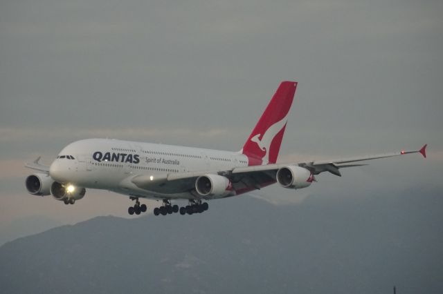 Airbus A380-800 (VH-OQB)